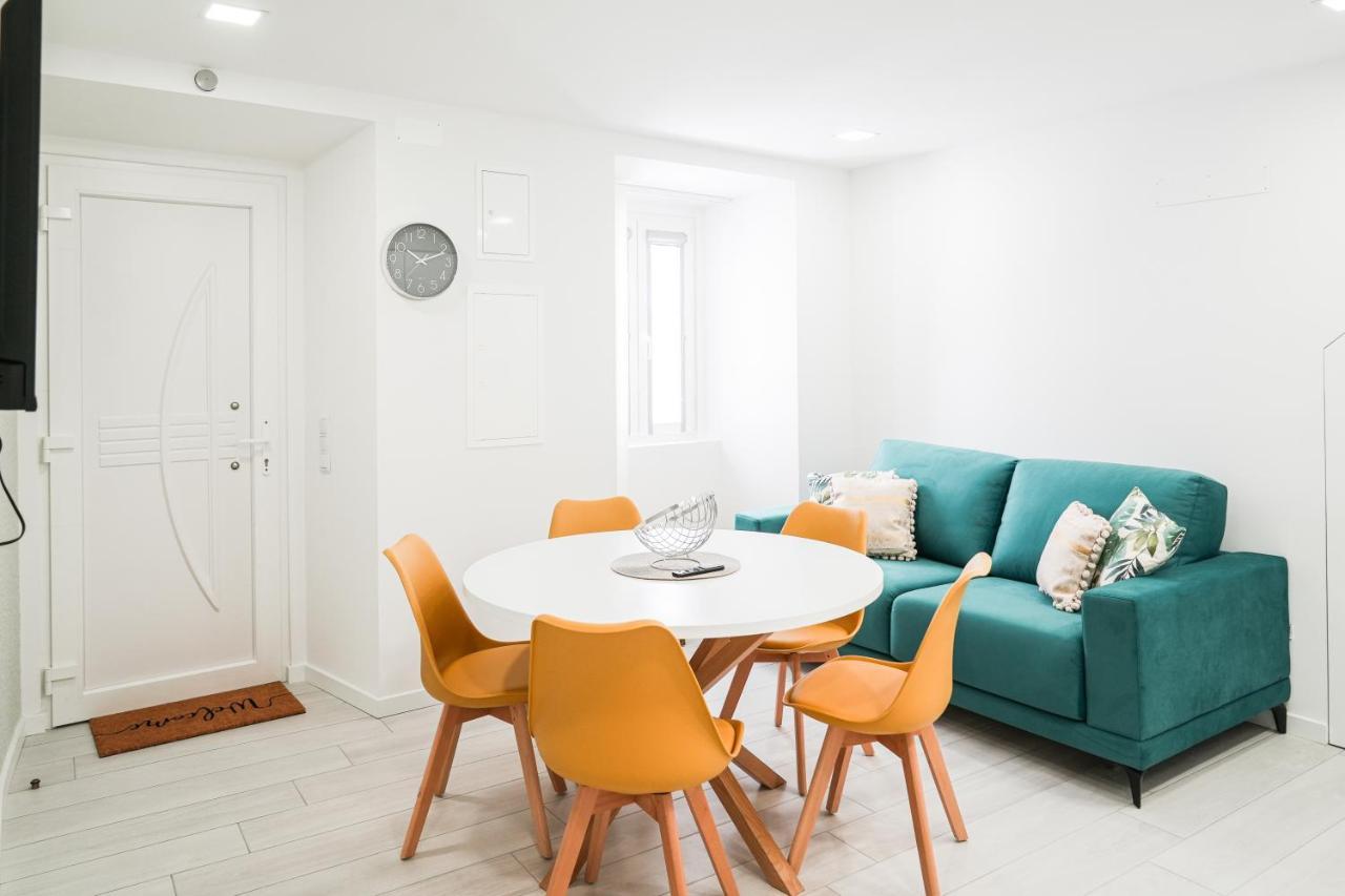 Nazare One Bedroom, 2 Mins From The Beach Exterior photo