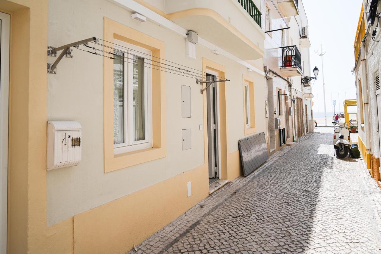 Nazare One Bedroom, 2 Mins From The Beach Exterior photo