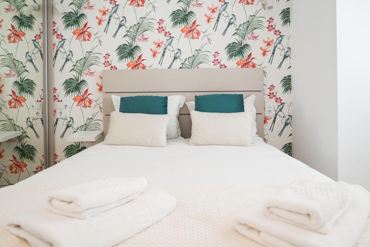 Nazare One Bedroom, 2 Mins From The Beach Exterior photo