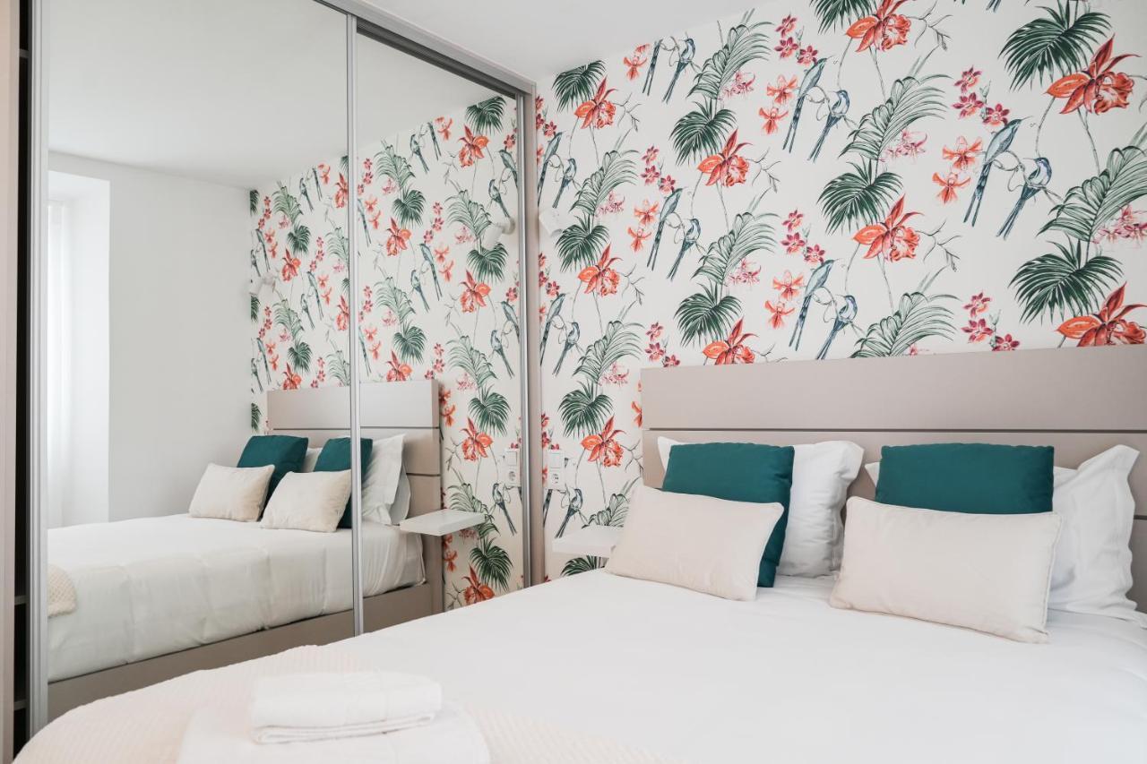 Nazare One Bedroom, 2 Mins From The Beach Exterior photo
